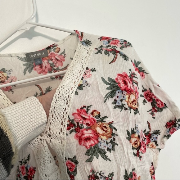 LOVESICK BY TORRID 0 Plus Size White Pink Floral Crochet Lace Short Sleeve Top - Picture 5 of 16